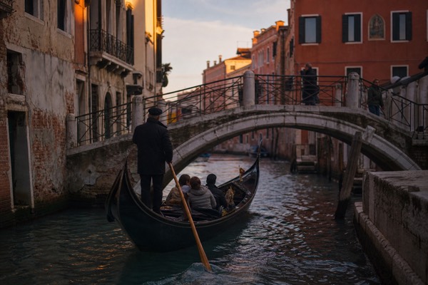 Grand Canal Gondola Ride with Storytelling